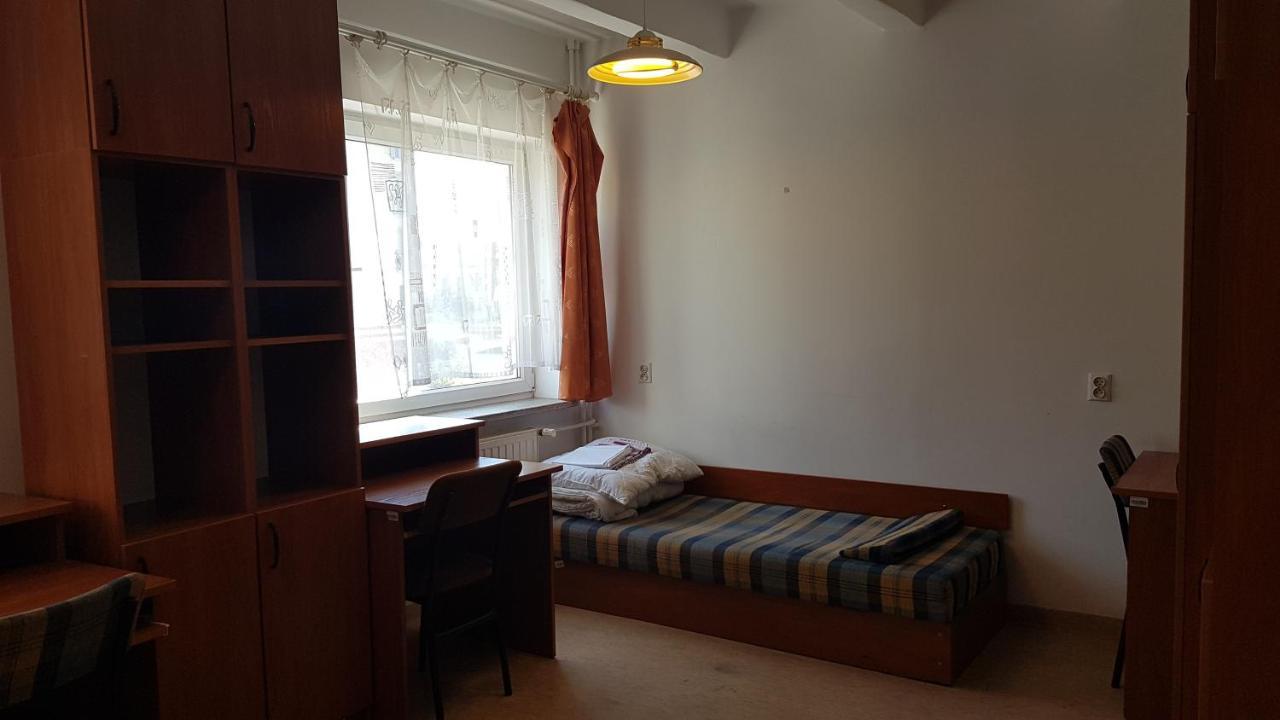 Dom Studencki Nr 11 Gdansk Brzezno Hostel Exterior foto